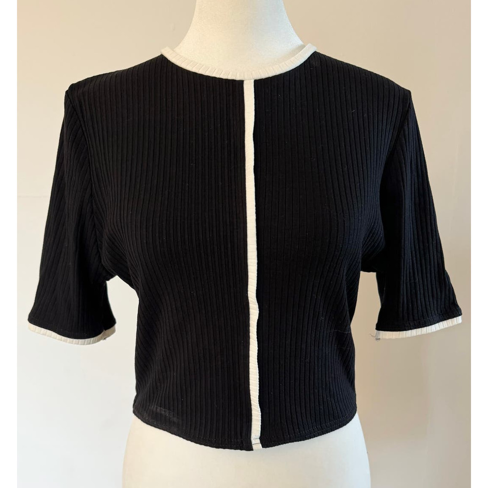 Hackwith Design House Ribbed Contrast Tee Size S (cropped stretchy y2k)
